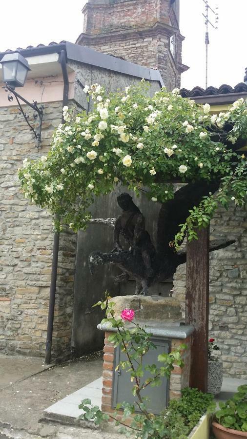 La Casa Di Valerio Villa Montabone Bagian luar foto