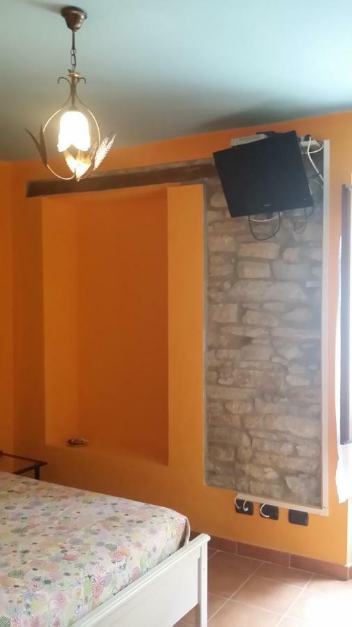La Casa Di Valerio Villa Montabone Bagian luar foto