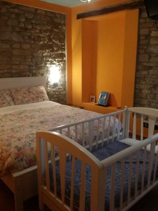 La Casa Di Valerio Villa Montabone Bagian luar foto